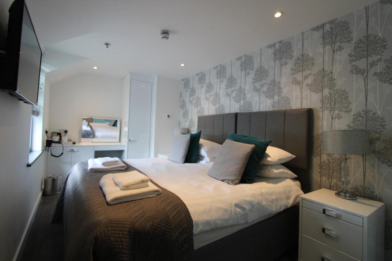 Rose And Crown Hotel & Hope And Anchor Bar Goodwick Eksteriør bilde