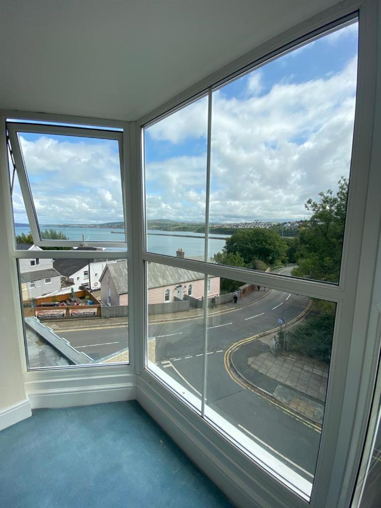Rose And Crown Hotel & Hope And Anchor Bar Goodwick Eksteriør bilde