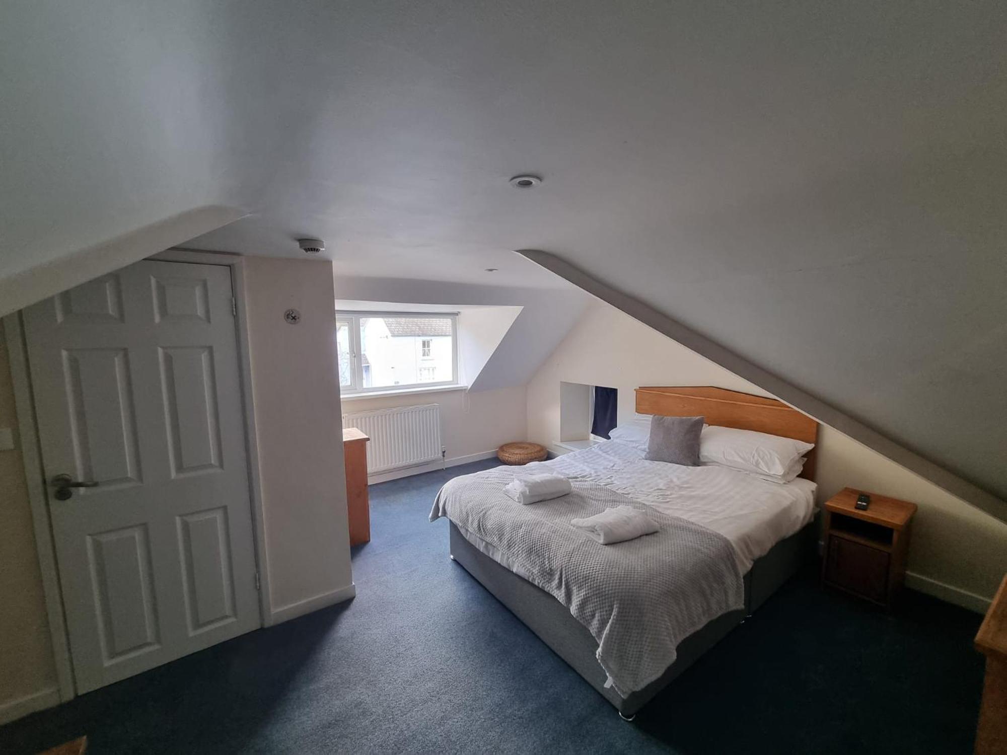 Rose And Crown Hotel & Hope And Anchor Bar Goodwick Eksteriør bilde