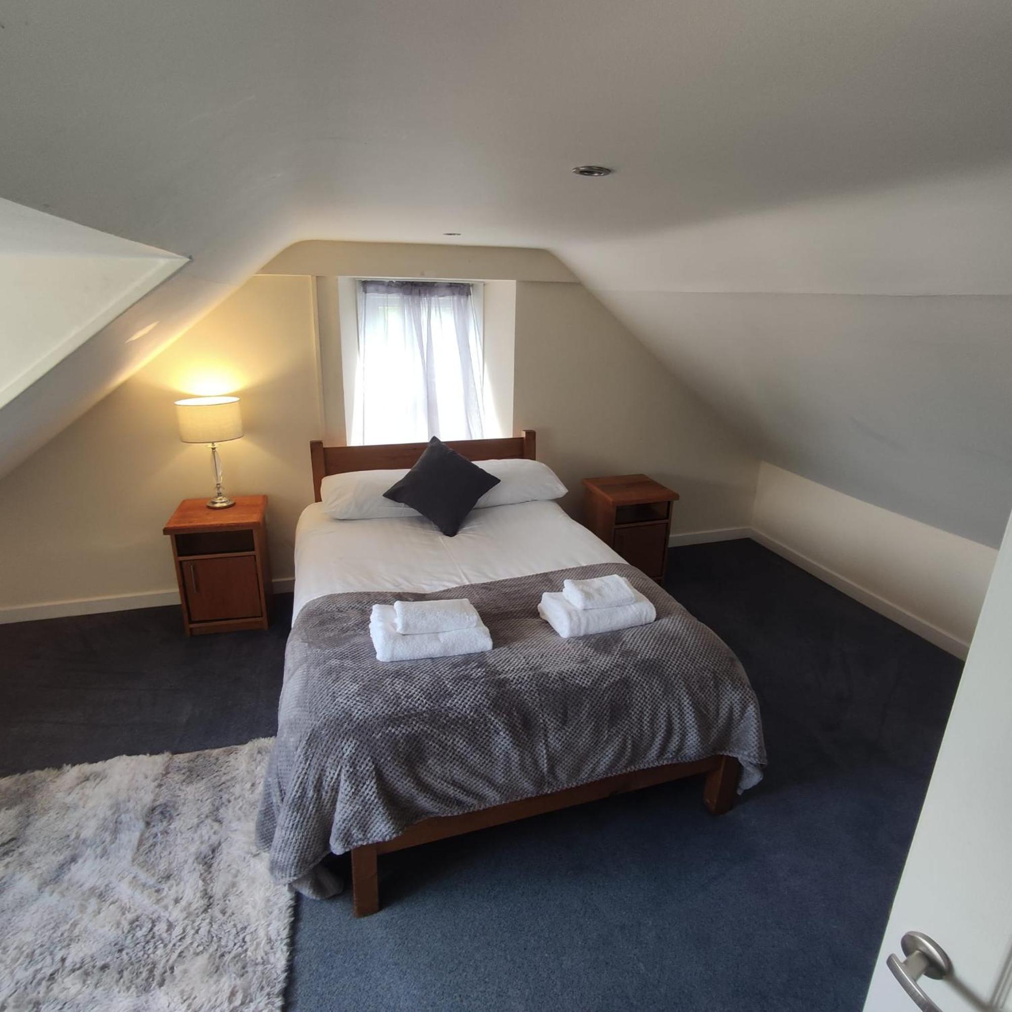 Rose And Crown Hotel & Hope And Anchor Bar Goodwick Eksteriør bilde