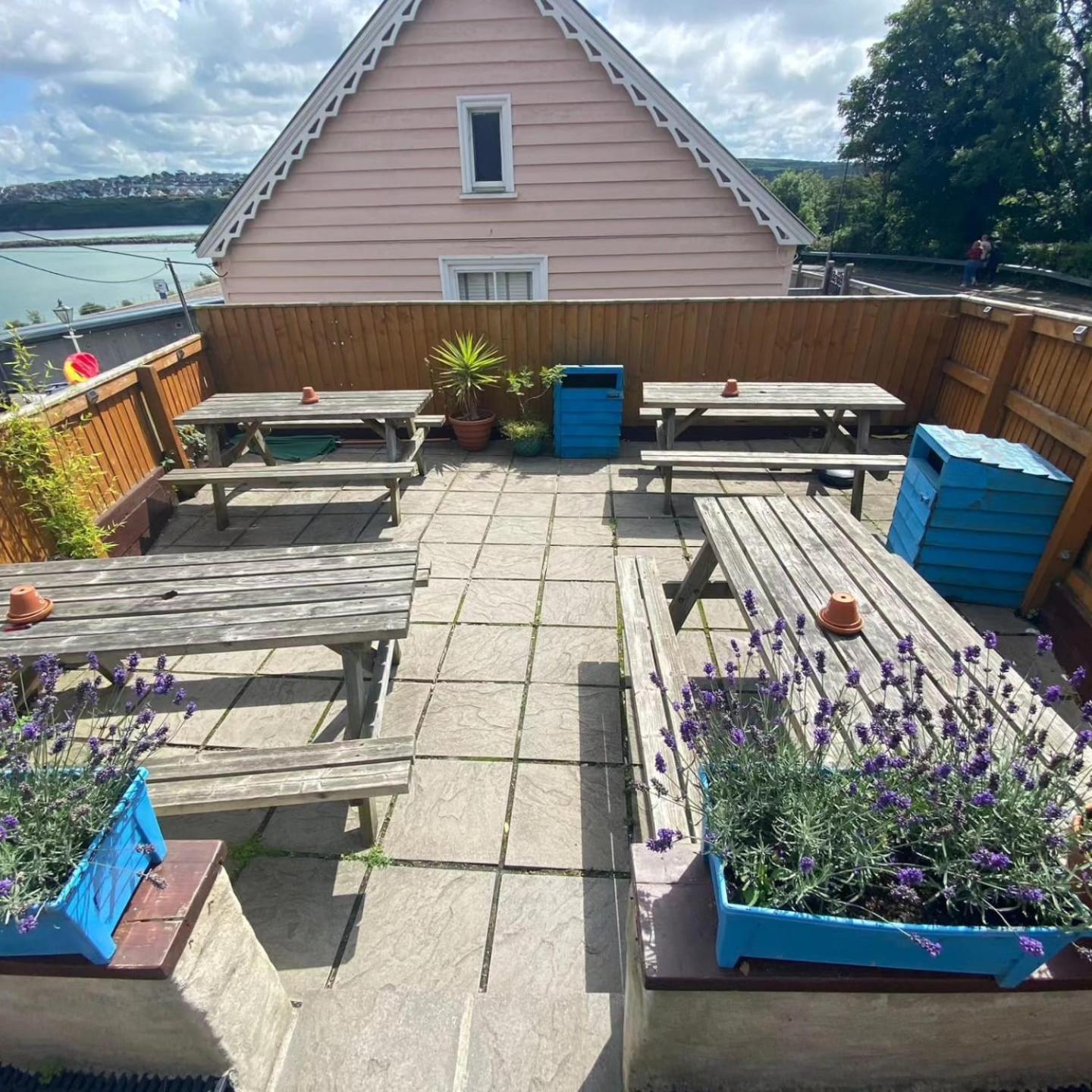 Rose And Crown Hotel & Hope And Anchor Bar Goodwick Eksteriør bilde