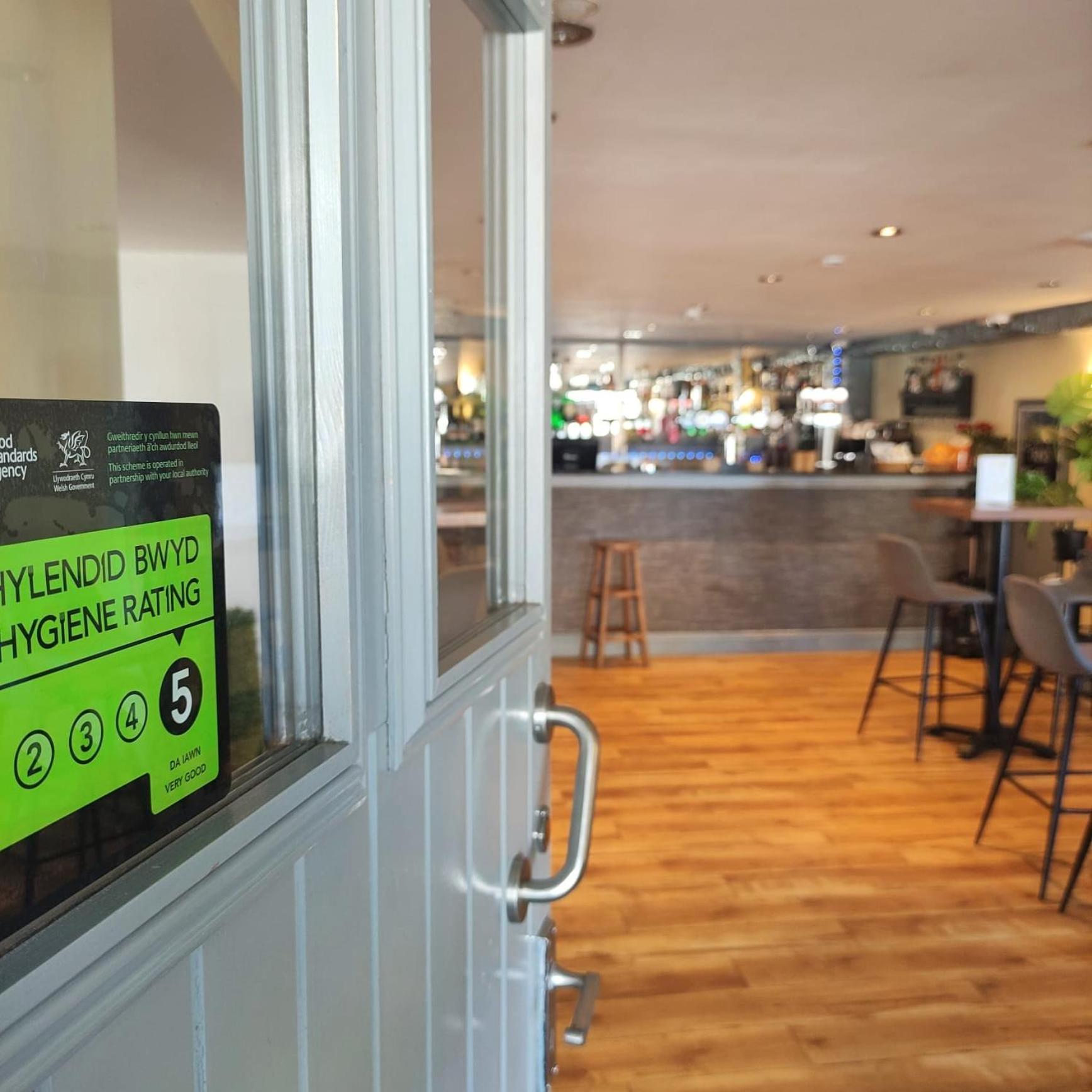 Rose And Crown Hotel & Hope And Anchor Bar Goodwick Eksteriør bilde