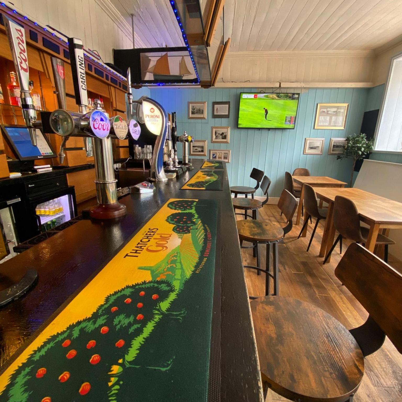 Rose And Crown Hotel & Hope And Anchor Bar Goodwick Eksteriør bilde